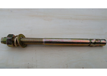 Анкер клиновой L=250mm M18